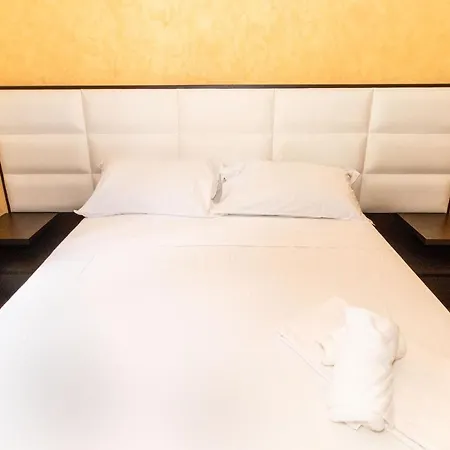 Apartment Borgo San Paolo Stylish Apt With Jacuzzi